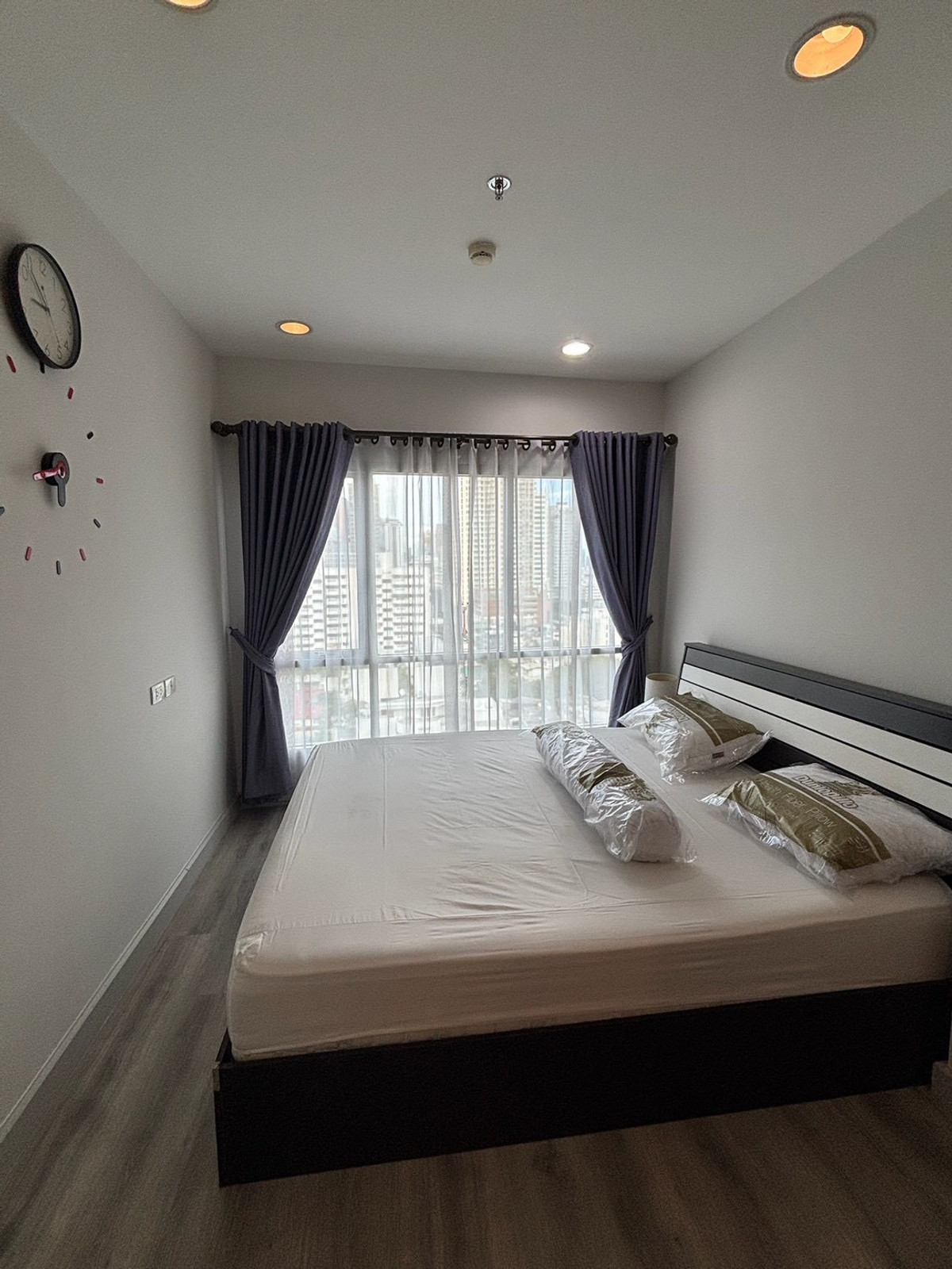 For RentCondoSathorn, Narathiwat : For Rent 🔥 Centric Sathorn - Saint Louis 🔥 Fully furnished with appliances, near BTS Saint Louis.