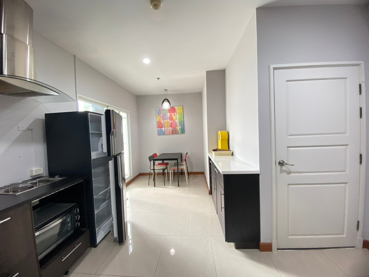 For RentCondoRama9, Petchburi, RCA : Penthouse for rent✨5 bedrooms, near MRT Cultural Center: Supalai Wellington I Project: Spacious room, luxuriously decorated, fully furnished, ready to move in.