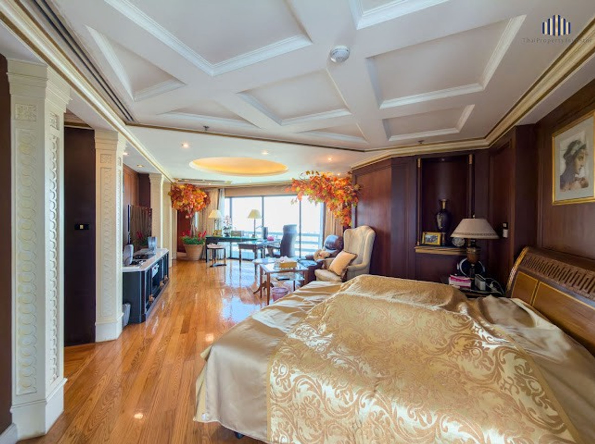 For SaleCondoRama3 (Riverside),Satupadit : Large unit on the 33rd floor, beautifully and luxuriously decorated, great value with Chao Phraya River view! Condo for sale at Salintara Condominium Rama 3, size 225.31 sq.m., near Terminal 21 Rama 3. Urgent sale.