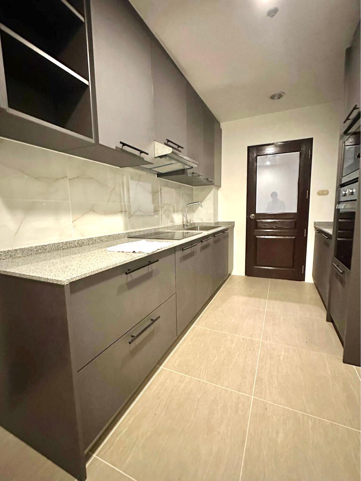 ให้เช่าคอนโดวิทยุ ชิดลม หลังสวน : Grand Langsuan / Pet-Friendly 3นอน ไซส์ใหญ่ ซอยหลังสวน ใกล้ BTS ชิดลม สวนลุมพินี  / 3 ห้องนอน 150 ตร.ม. โทร 0937890899