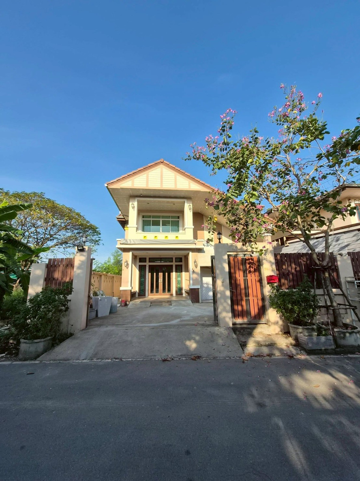 ให้เช่าบ้านนนทบุรี บางใหญ่ บางบัวทอง : ME2500828 ให้เช่าบ้านเดี่ยว 2 ชั้น บ้านพฤกษา 3 บางบัวทอง เลี้ยงสัตว์ได้ ทำเลบางบัวทอง เฟอร์ครบ พร้อมอยู่