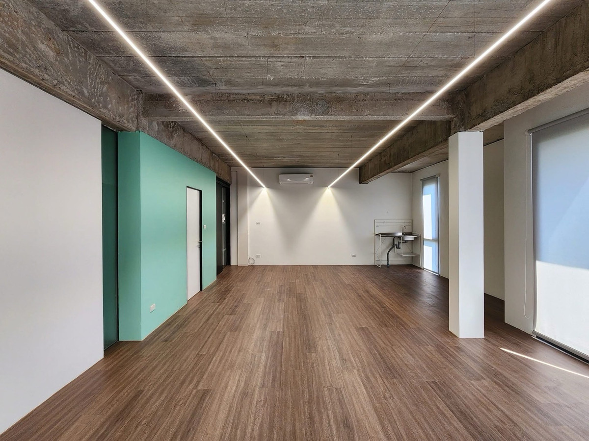 ให้เช่าโฮมออฟฟิศรัชดา ห้วยขวาง : Homeoffice รัชดา 32/ลาดพร้าว35
ปล่อย 2 ยูนิต

😀ยูนิตละ 300 ตร.ม. (ดูรายละเอียดพื้นที่ตามภาพแนบ)
🚗 จอดรถได้อย่างน้อย 4 คัน
⚡️ไฟฟ้า 3 เฟส
⚡️ มีระบบรองรับจุดชาร์จไฟ EV 2 จุด