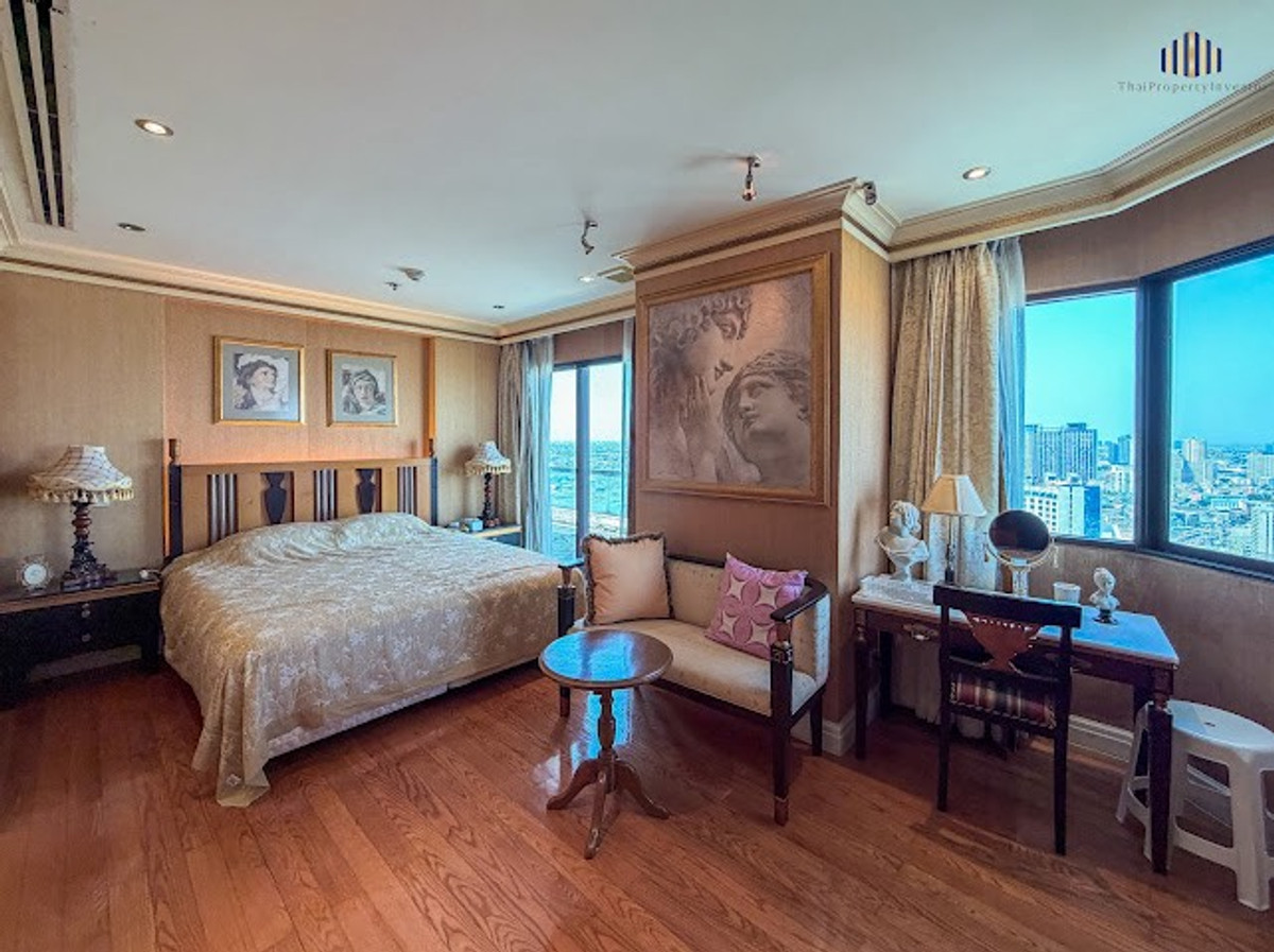For SaleCondoRama3 (Riverside),Satupadit : Large unit on the 33rd floor, beautifully and luxuriously decorated, great value with Chao Phraya River view! Condo for sale at Salintara Condominium Rama 3, size 225.31 sq.m., near Terminal 21 Rama 3. Urgent sale.