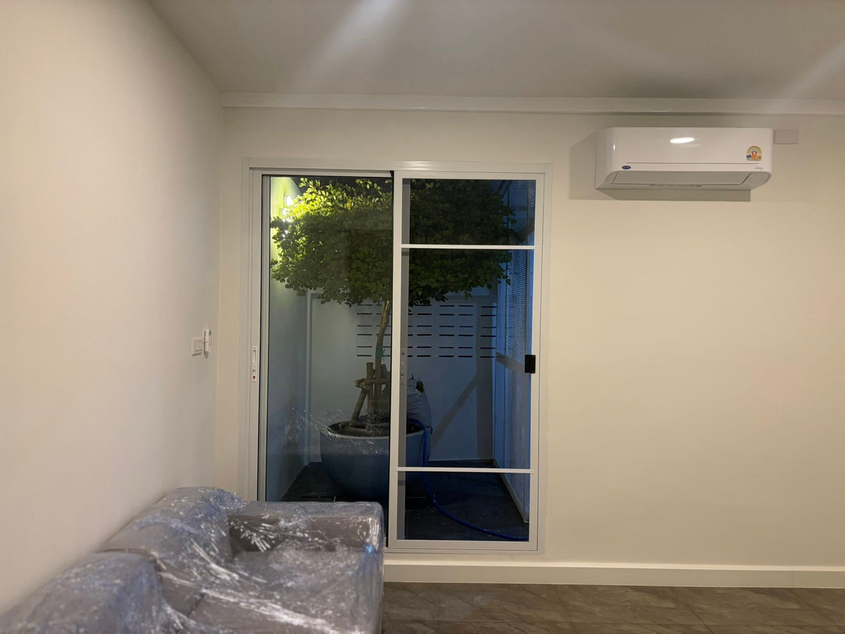 ให้เช่าทาวน์โฮมโชคชัย4 ลาดพร้าว71 : RH031026 ให้เช่า ทาวน์เฮาส์ 2 ชั้น รีโนเวทใหม่ ย่าน ลาดพร้าว เฟอร์นิเจอร์ครบ