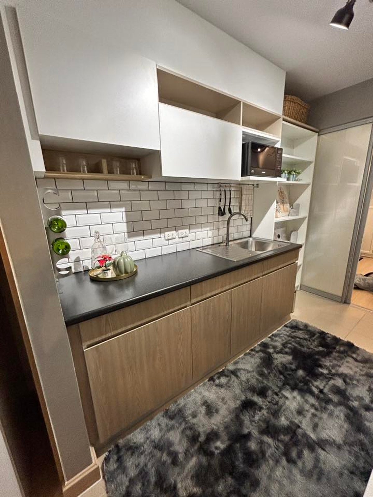 For RentCondoRama9, Petchburi, RCA : Condo for rent, 3 bedrooms, near MRT Rama 9: Suplalai Veranda Rama 9 project, very beautifully decorated, ready to move in, only 100k!!