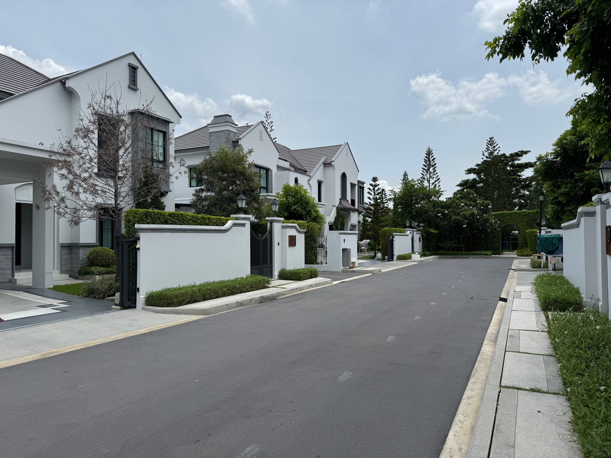 ขายบ้านพัฒนาการ ศรีนครินทร์ : Nantawan กรุงเทพกรีฑาตัดใหม่ เพียง 40มจาก clubhouse, แต่งพร้อมอยู่