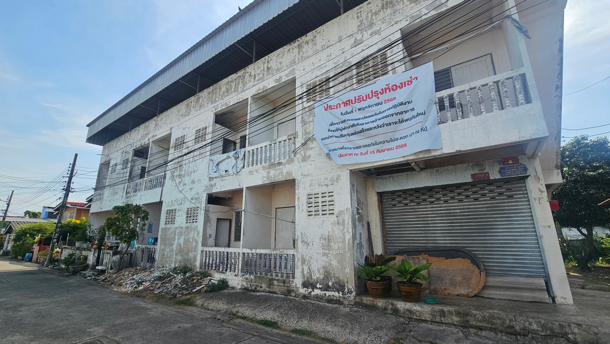 For RentSamut Prakan,Samrong : 📢Apartment for rent, 24 rooms, Soi Sai Luat, Raprakan, near BTS Sai Luat 1 km, good location, near the BTS, near the mall, community area, tenants move in all the time 🔥Tel Nan 084-694-8888