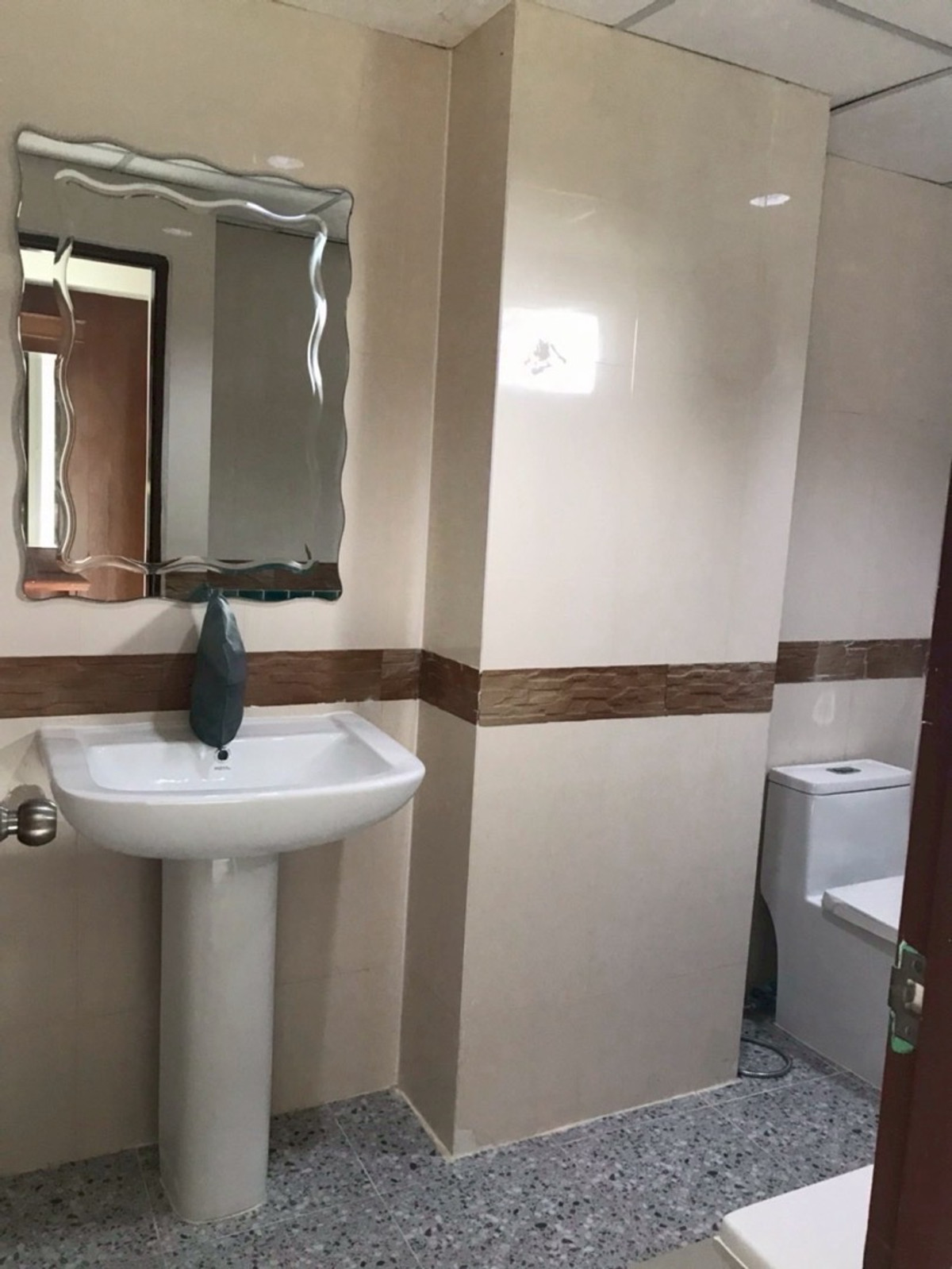 For SaleHotel&Apartment BusinessMin Buri, Romklao : 142-Unit Condo Project in Minburi–Lat Krabang Area — ~35% Below Bank Valuation, Ideal for Investment