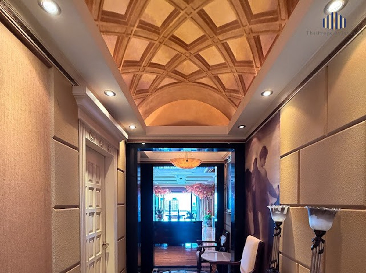 For SaleCondoRama3 (Riverside),Satupadit : Large unit on the 33rd floor, beautifully and luxuriously decorated, great value with Chao Phraya River view! Condo for sale at Salintara Condominium Rama 3, size 225.31 sq.m., near Terminal 21 Rama 3. Urgent sale.