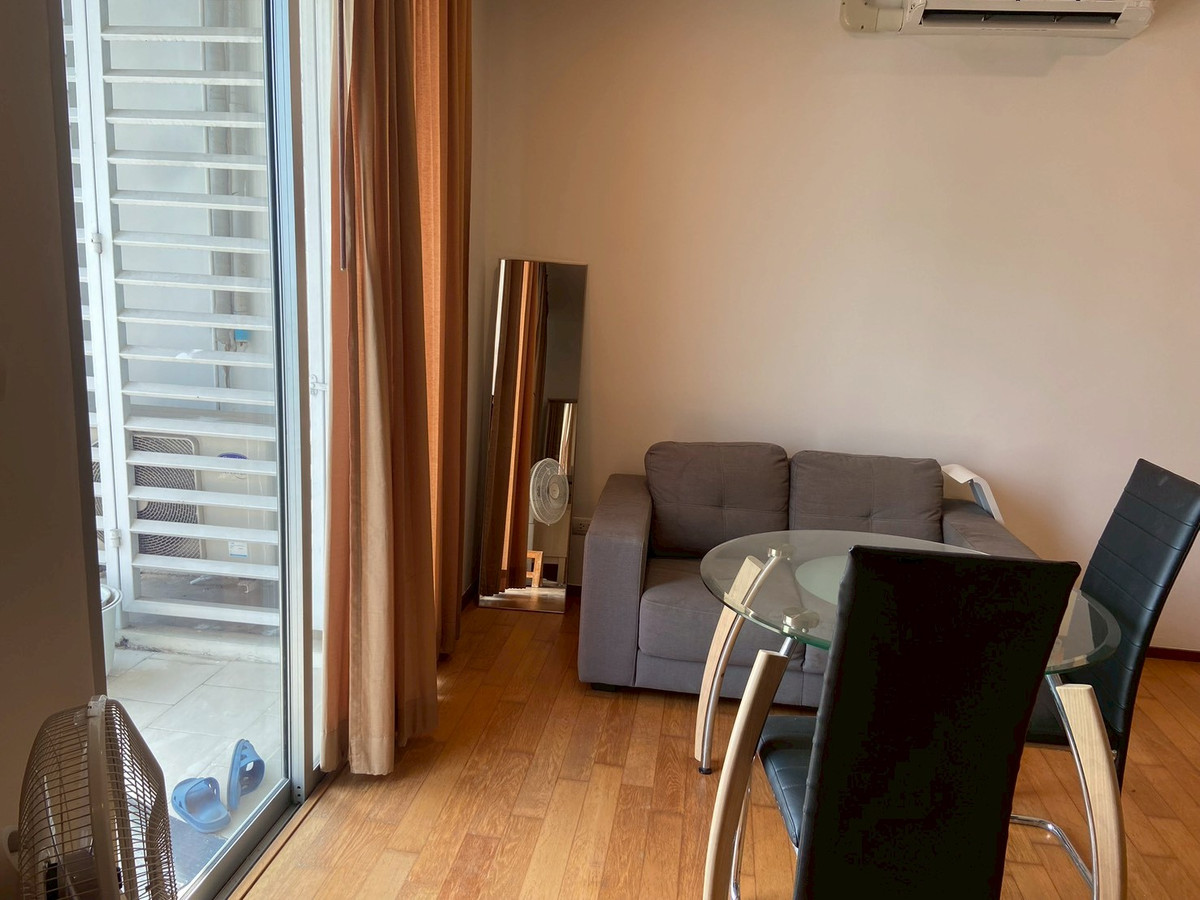 For RentCondoWongwianyai, Charoennakor : (For rent) Condo Villa Sathorn, Studio 42 Sq.m, GOOD PRICE! , high floor, beautiful view,openㅡ Next to 🚆BTS Krung Thonburi