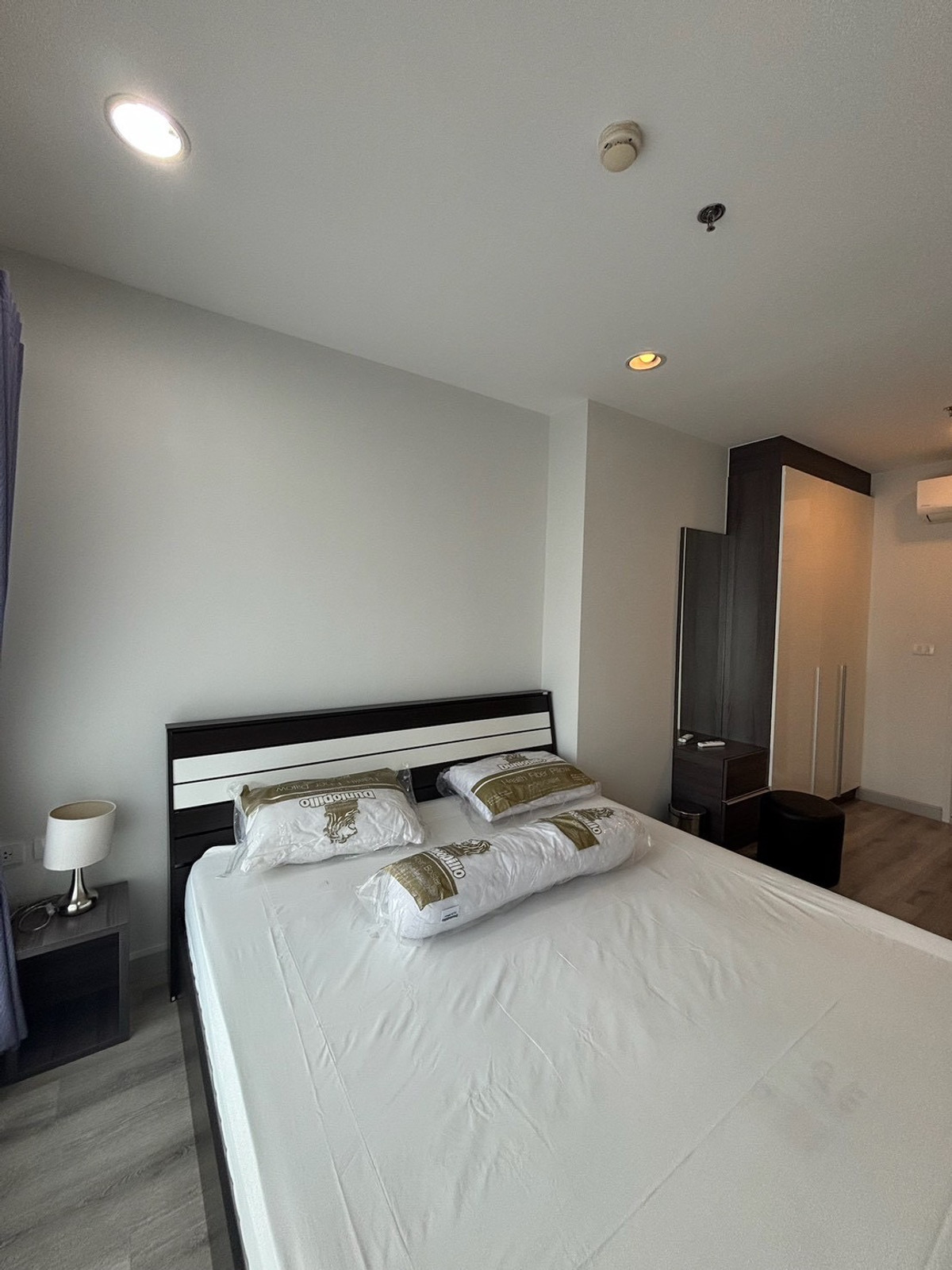 For RentCondoSathorn, Narathiwat : For Rent 🔥 Centric Sathorn - Saint Louis 🔥 Fully furnished with appliances, near BTS Saint Louis.