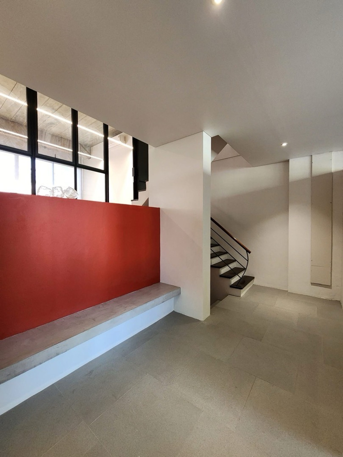 ให้เช่าโฮมออฟฟิศรัชดา ห้วยขวาง : Homeoffice รัชดา 32/ลาดพร้าว35
ปล่อย 2 ยูนิต

😀ยูนิตละ 300 ตร.ม. (ดูรายละเอียดพื้นที่ตามภาพแนบ)
🚗 จอดรถได้อย่างน้อย 4 คัน
⚡️ไฟฟ้า 3 เฟส
⚡️ มีระบบรองรับจุดชาร์จไฟ EV 2 จุด