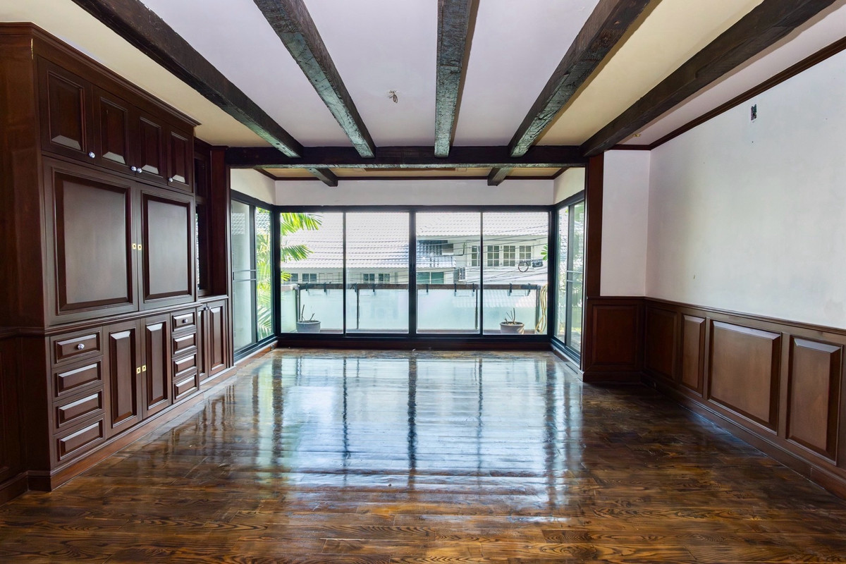 ขายบ้านสาทร นราธิวาส : บ้านเดี่ยว สาทร เย็นอากาศ ใกล้ CBD ทำเล Prime เหมาะอยู่อาศัย โฮมออฟฟิศ และลงทุน
