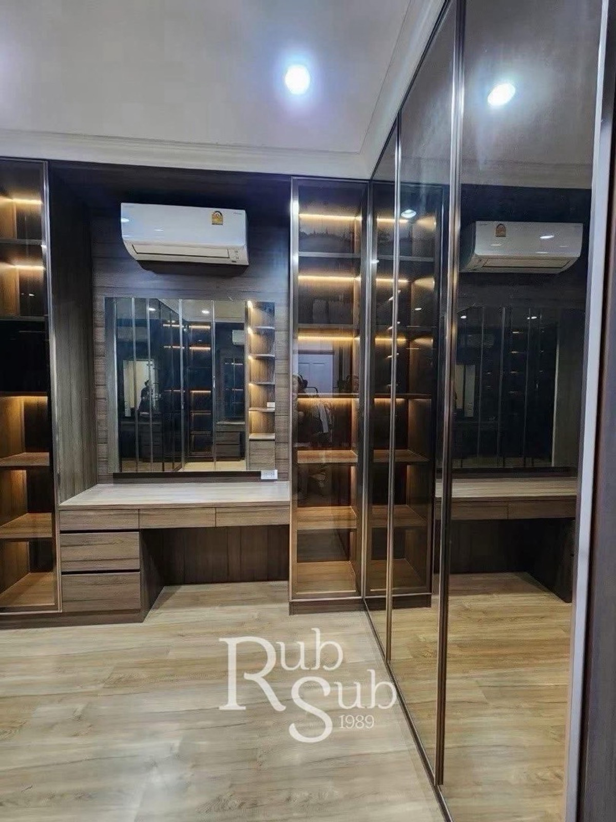 ให้เช่าบ้านปทุมธานี รังสิต ธรรมศาสตร์ : Salila🚩🏡 ✨ 𝐅𝐎𝐑 𝐑𝐄𝐍𝐓 | 𝐆𝐫𝐚𝐧𝐝𝐢𝐨 𝐕𝐢𝐛𝐡𝐚𝐯𝐚𝐝𝐢-𝐑𝐚𝐧𝐠𝐬𝐢𝐭 แกรนดิโอวิภาวดี - รังสิต

Luxury fully built-in house — Executive living