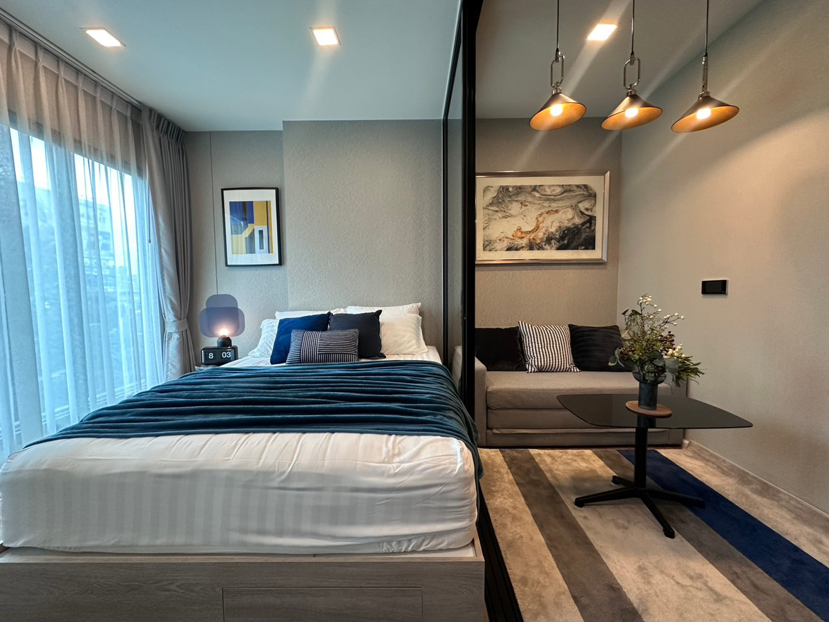 For RentCondoOnnut, Udomsuk : Suitable for those who want a new condo.  Never rented out, convenient travel, there is a shuttle and electric train.