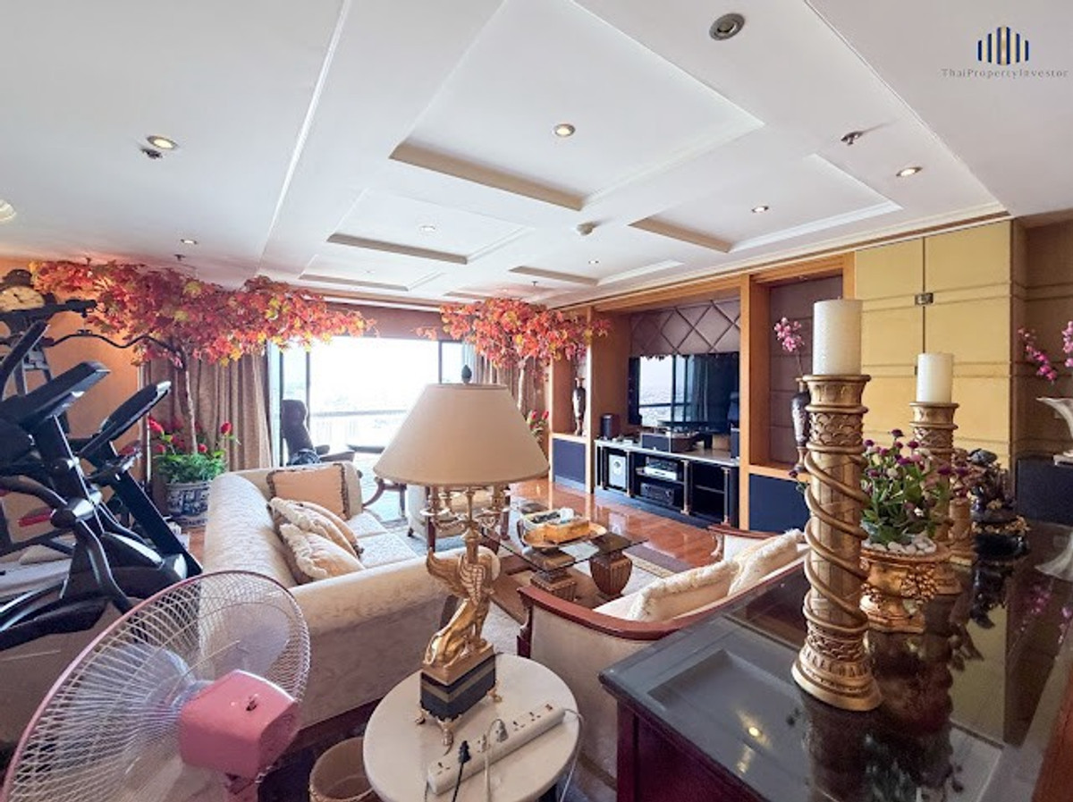 For SaleCondoRama3 (Riverside),Satupadit : Large unit on the 33rd floor, beautifully and luxuriously decorated, great value with Chao Phraya River view! Condo for sale at Salintara Condominium Rama 3, size 225.31 sq.m., near Terminal 21 Rama 3. Urgent sale.