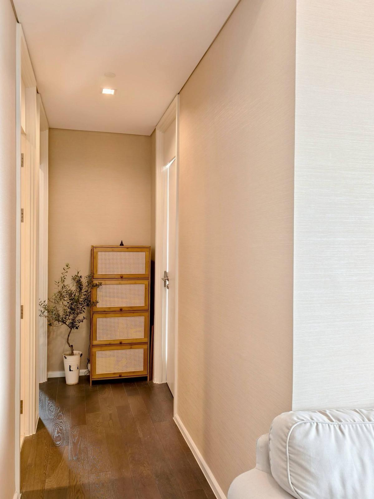 ให้เช่าคอนโดลาดพร้าว เซ็นทรัลลาดพร้าว : ให้เช่า The Saint Residence ราคา 32,000 บาท [JZr260303]