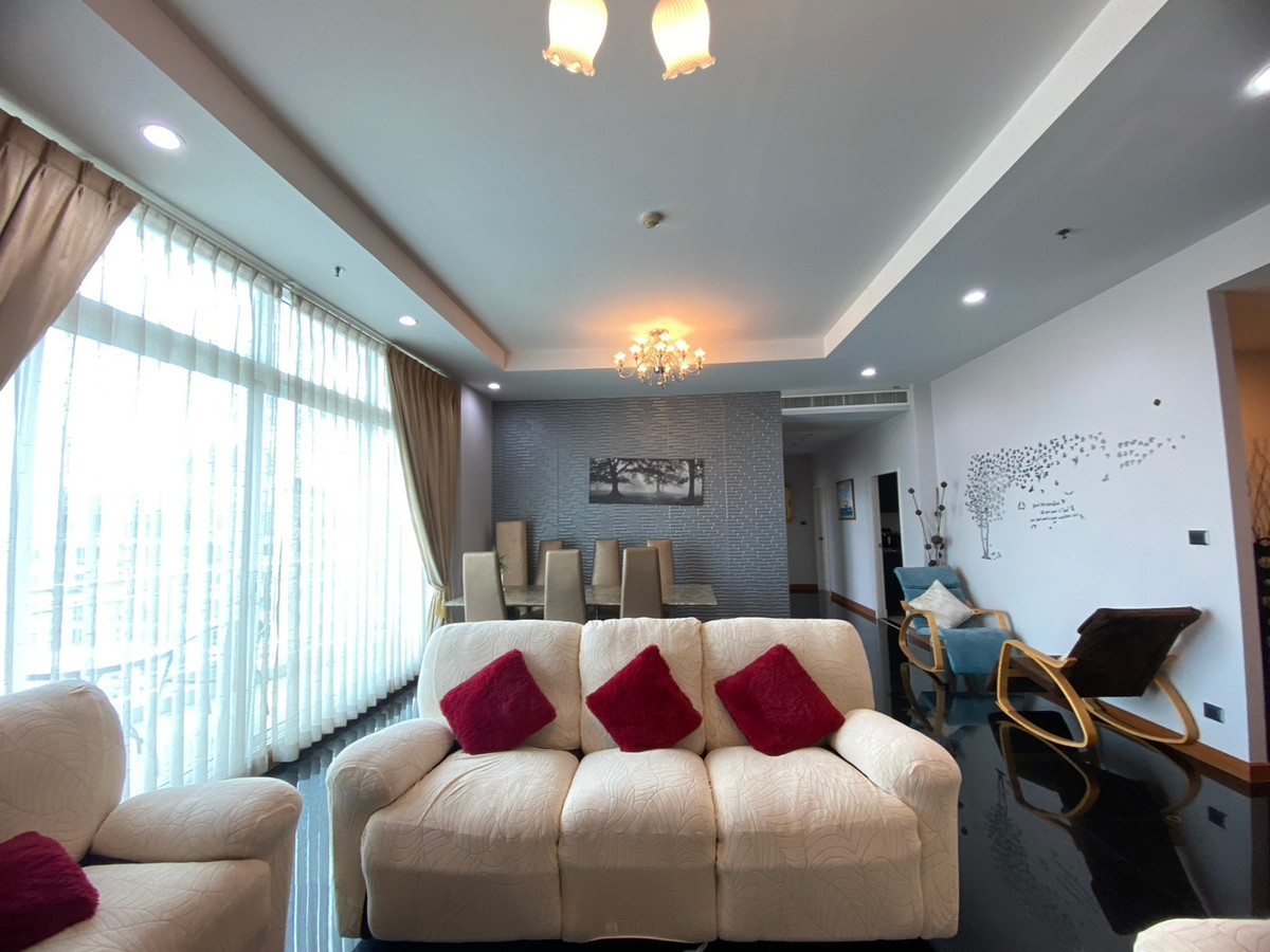 For RentCondoRama9, Petchburi, RCA : Penthouse for rent✨5 bedrooms, near MRT Cultural Center: Supalai Wellington I Project: Spacious room, luxuriously decorated, fully furnished, ready to move in.