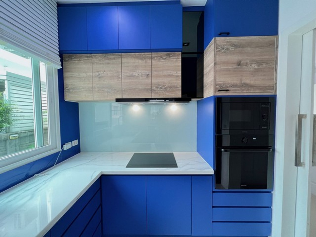 ให้เช่าบ้านปทุมธานี รังสิต ธรรมศาสตร์ : HR3264ให้เช่าบ้านเดี่ยวหรู แกรนดิโอ วิภาวดี-รังสิต (Grandio Vibhavadi) บ้านใหม่มาก ตกแต่งบิวท์อินทั้งหลัง สภาพสวยเหมือนมือหนึ่ง