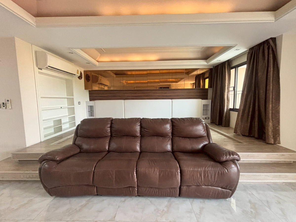 For SaleShop HousePhutthamonthon, Salaya : Commercial building for sale, Chinatown Salaya, near Central, Borommaratchachonnani Rd., decorated, ready to move in and operate.