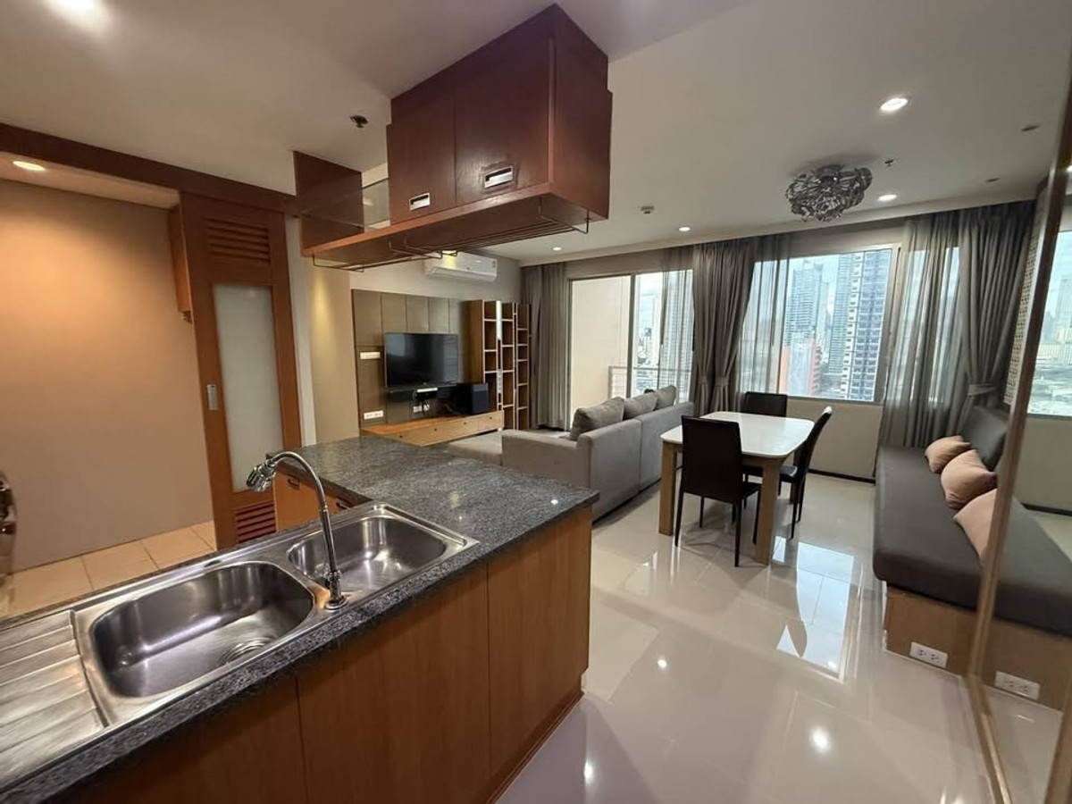 For RentCondoWongwianyai, Charoennakor : (For rent) Condo Villa Sathorn, 2 Beds, 2 Baths, 90 Sq.m., beautiful room, beautiful view, open, good breeze, complete with furniture + electrical appliances. Ready to move in ㅡnext to 🚆BTS Krung Thonburi