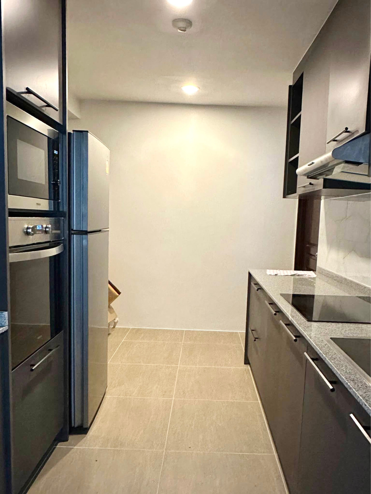 ให้เช่าคอนโดวิทยุ ชิดลม หลังสวน : Grand Langsuan / Pet-Friendly 3นอน ไซส์ใหญ่ ซอยหลังสวน ใกล้ BTS ชิดลม สวนลุมพินี  / 3 ห้องนอน 150 ตร.ม. โทร 0937890899