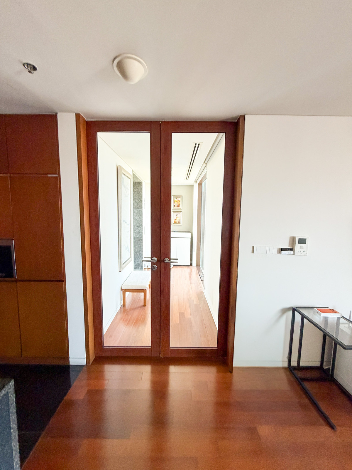 For RentCondoWitthayu, Chidlom, Langsuan, Ploenchit : For rent at Hansar Rajdamri 2-Bedroom ▪ High-floor with unblocked view of Polo track and Golf course, Contact 062-496-6454