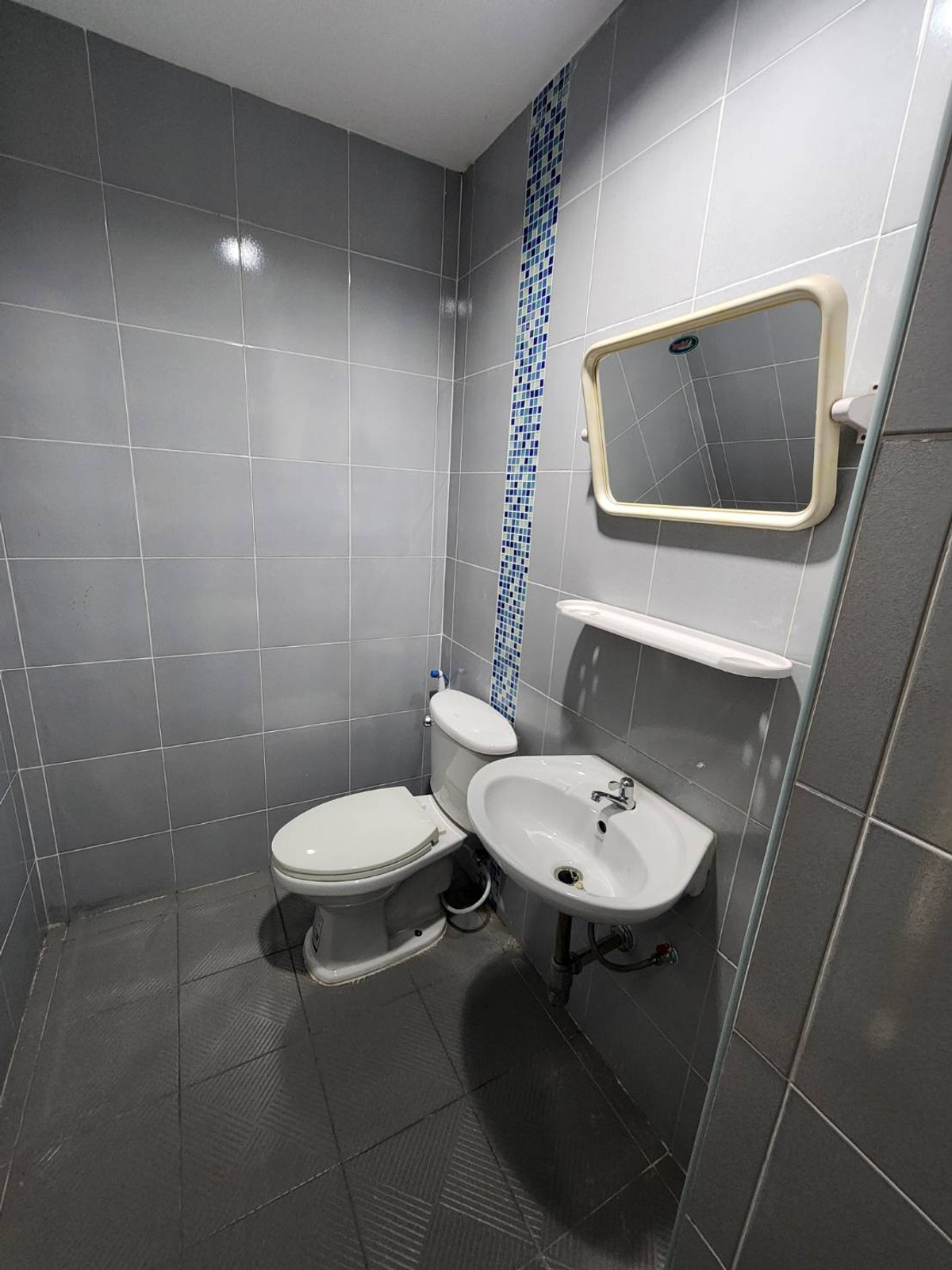 ขายอาคารพาณิชย์นครปฐม : ขายด่วน! ถูกสุดในโครงการ อาคารพาณิชย์ 3.5 ชั้น ทำเลค้าขาย ติด ถ.บรมราชชนนี พร้อมเริ่มธุรกิจได้ทันที!