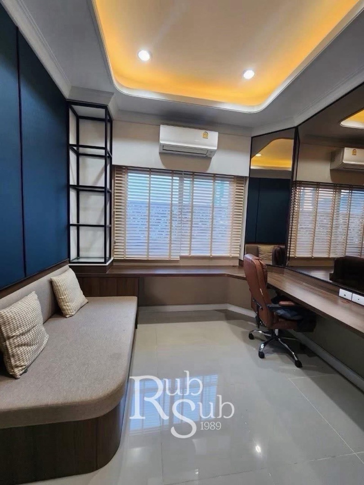 ให้เช่าบ้านปทุมธานี รังสิต ธรรมศาสตร์ : Salila🚩🏡 ✨ 𝐅𝐎𝐑 𝐑𝐄𝐍𝐓 | 𝐆𝐫𝐚𝐧𝐝𝐢𝐨 𝐕𝐢𝐛𝐡𝐚𝐯𝐚𝐝𝐢-𝐑𝐚𝐧𝐠𝐬𝐢𝐭 แกรนดิโอวิภาวดี - รังสิต

Luxury fully built-in house — Executive living