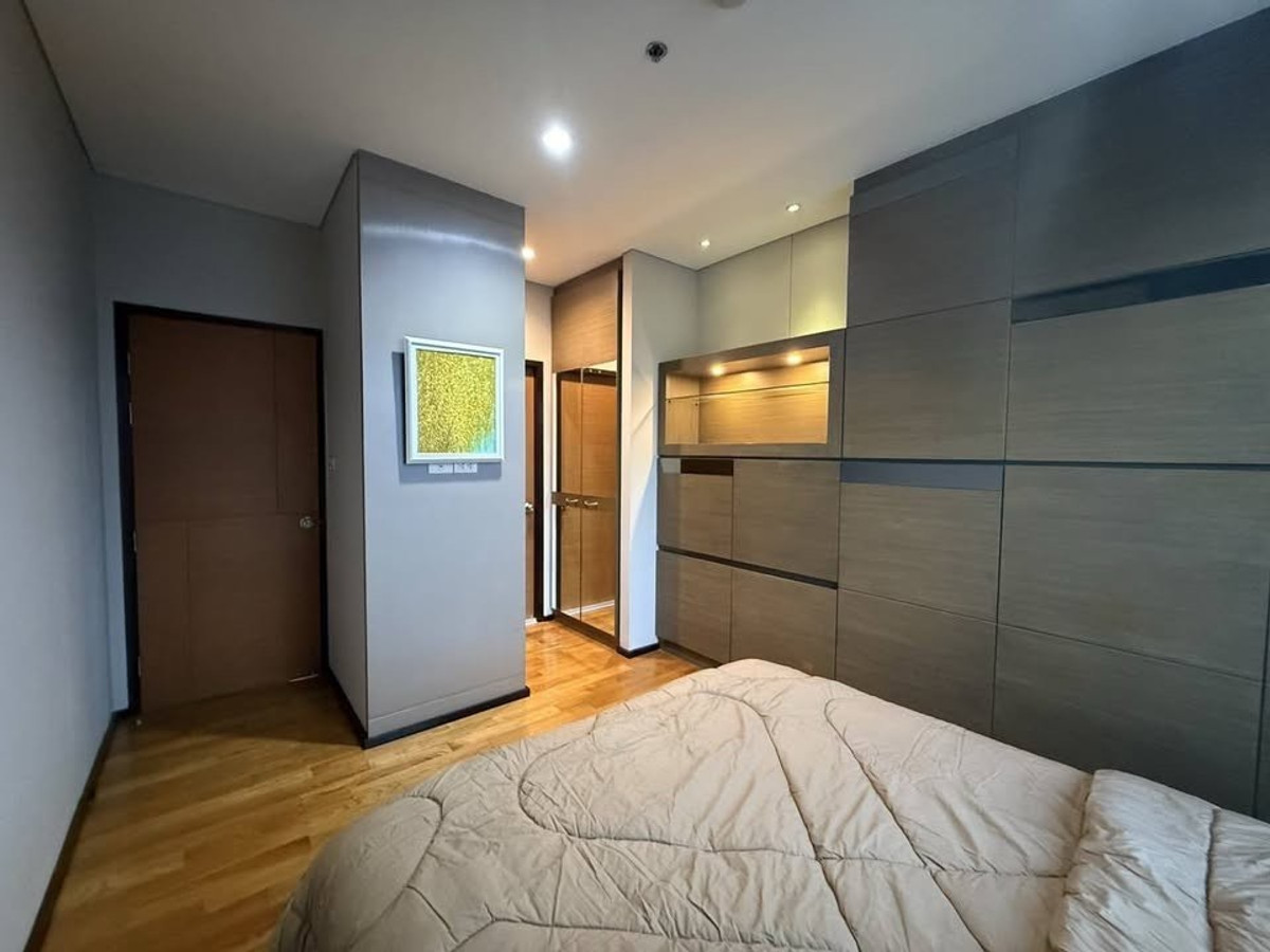 For RentCondoWongwianyai, Charoennakor : (For rent) Condo Villa Sathorn, 2 Beds, 2 Baths, 90 Sq.m., beautiful room, beautiful view, open, good breeze, complete with furniture + electrical appliances. Ready to move in ㅡnext to 🚆BTS Krung Thonburi