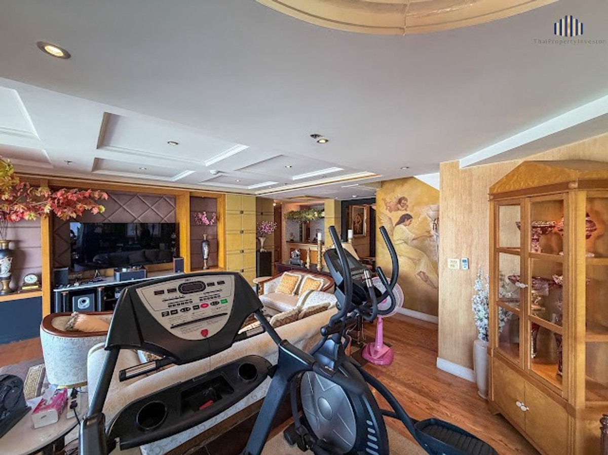 For SaleCondoRama3 (Riverside),Satupadit : Large unit on the 33rd floor, beautifully and luxuriously decorated, great value with Chao Phraya River view! Condo for sale at Salintara Condominium Rama 3, size 225.31 sq.m., near Terminal 21 Rama 3. Urgent sale.