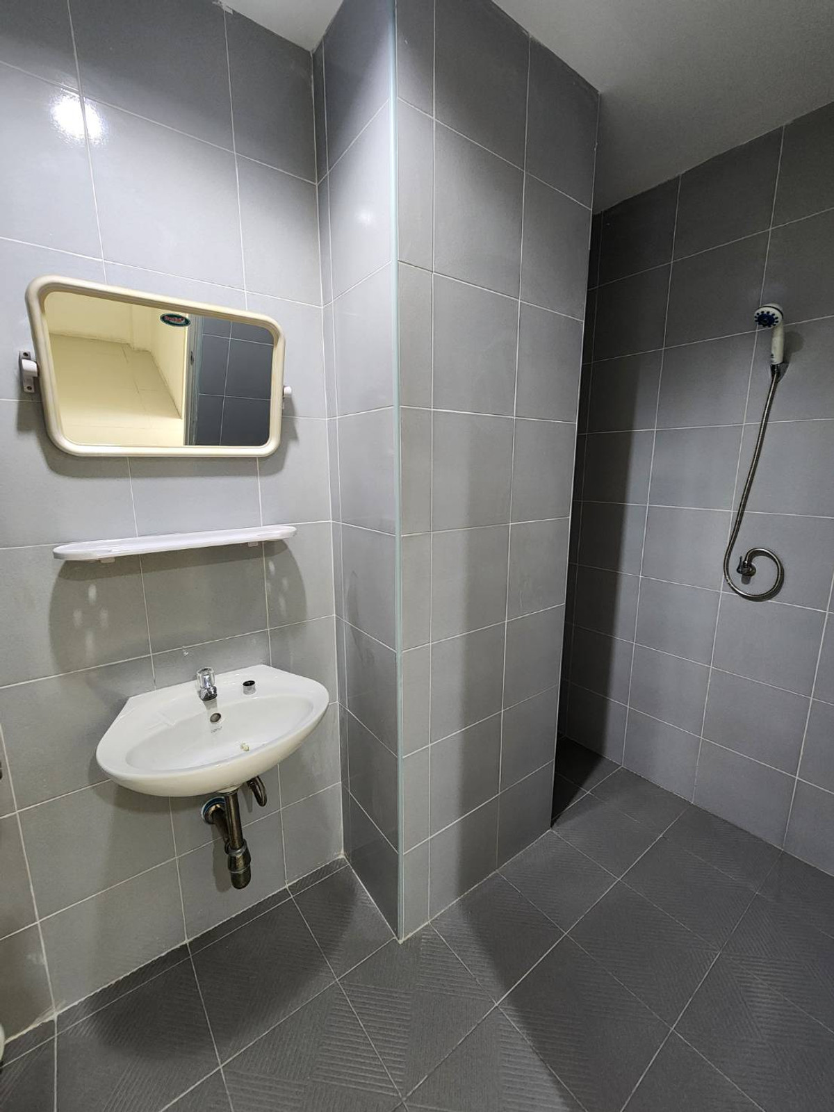 ขายอาคารพาณิชย์นครปฐม : ขายด่วน! ถูกสุดในโครงการ อาคารพาณิชย์ 3.5 ชั้น ทำเลค้าขาย ติด ถ.บรมราชชนนี พร้อมเริ่มธุรกิจได้ทันที!