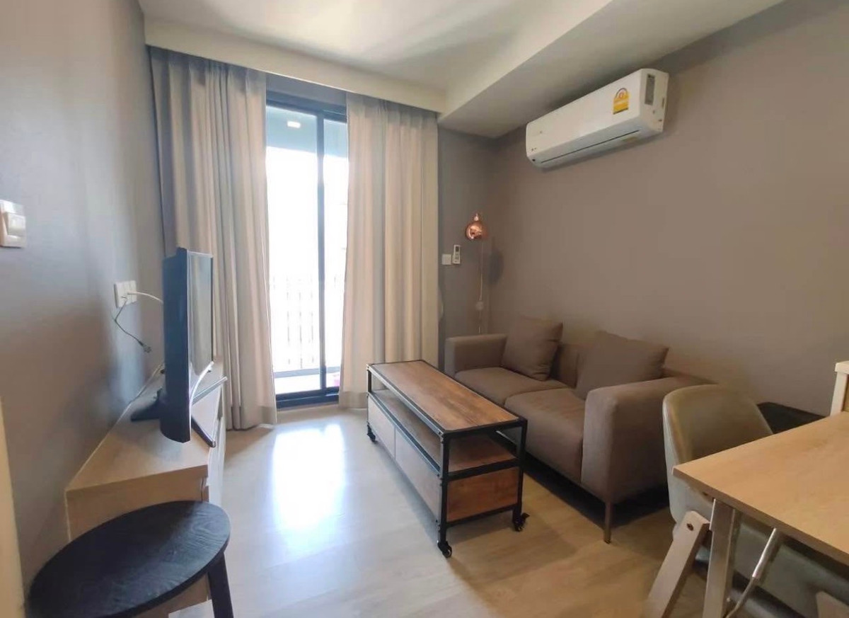 For RentCondoRama9, Petchburi, RCA : 🔥Hot Deal🔥 Maestro 03 ratchada rama9 ⚡️ 35 Sqm 22,000 💫 Big room, luxury project Can raise animals Near Central Rama 9 ⚡️ If interested, contact Putter 0928895628 line: plustor_ss