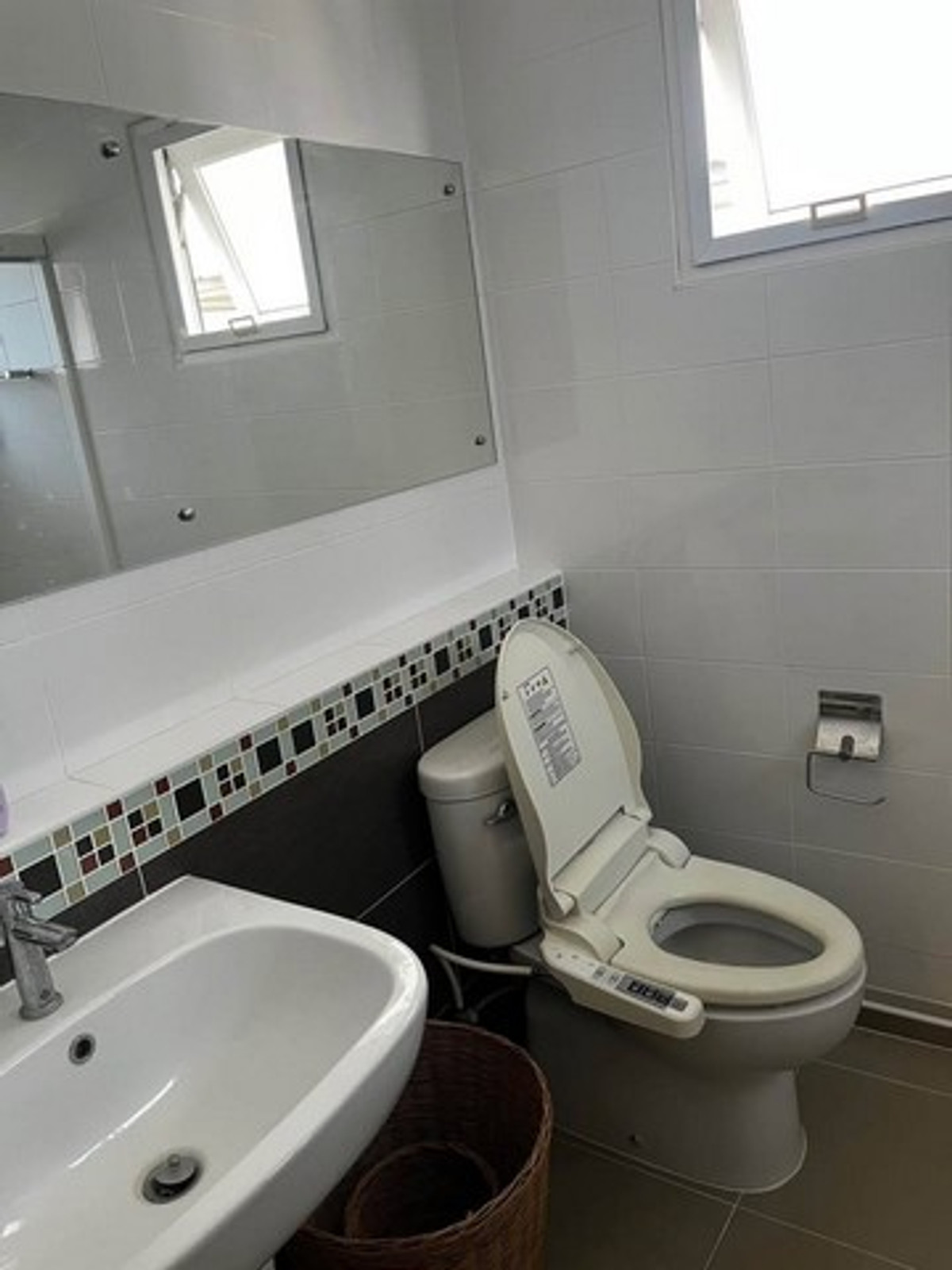 ให้เช่าบ้านนวมินทร์ รามอินทรา : HR3265ให้เช่าบ้านเดี่ยวพร้อมอยู่ มัณฑนา เลค วัชรพล (Mantana Lake Watcharapol) ใช้ชีวิตพักผ่อนริมทะเลสาบ พื้นที่กว้าง จอดรถได้สูงสุด 4 คัน พร้อมฟรี WiFi