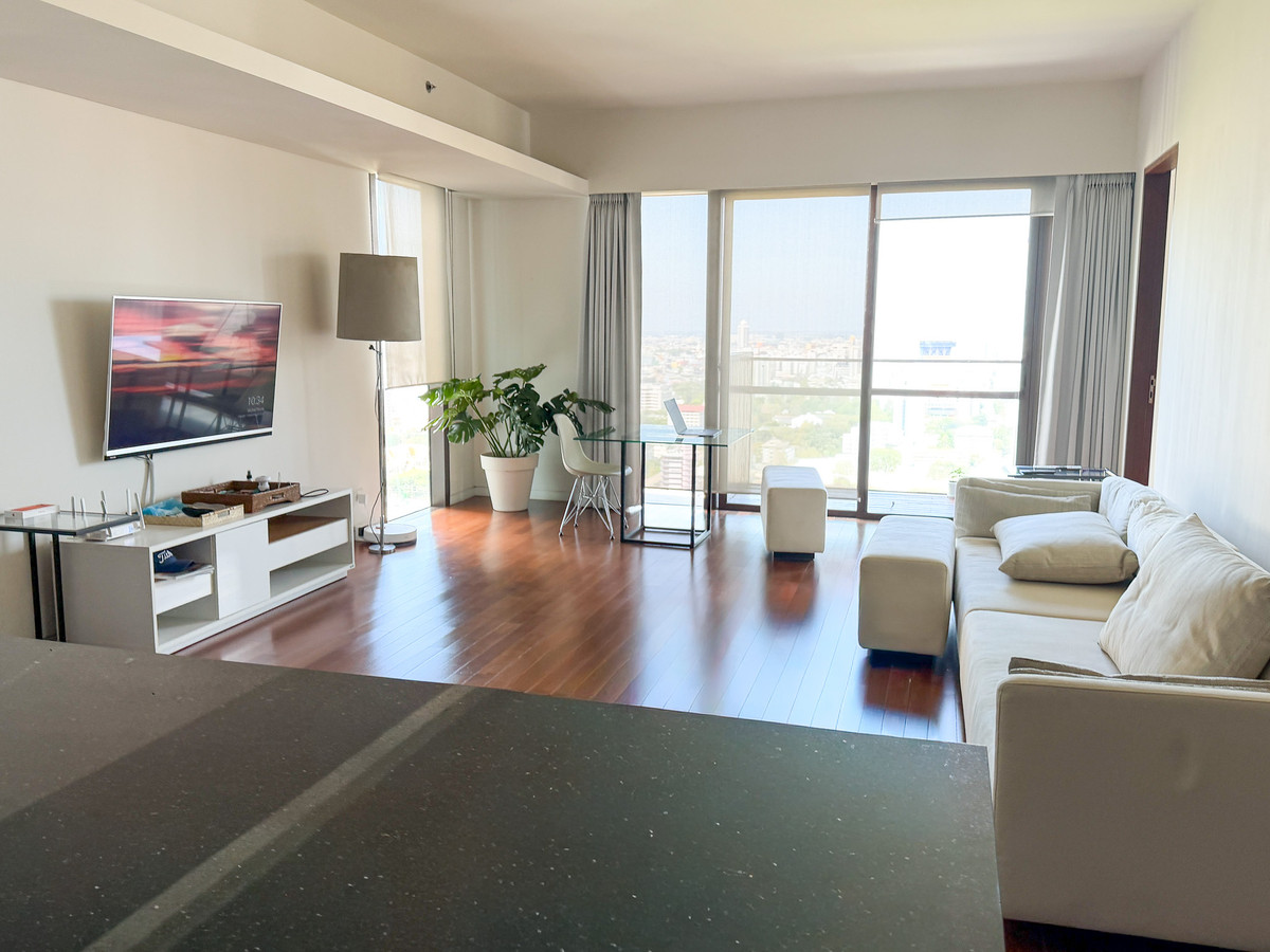 For RentCondoWitthayu, Chidlom, Langsuan, Ploenchit : For rent at Hansar Rajdamri 2-Bedroom ▪ High-floor with unblocked view of Polo track and Golf course, Contact 062-496-6454