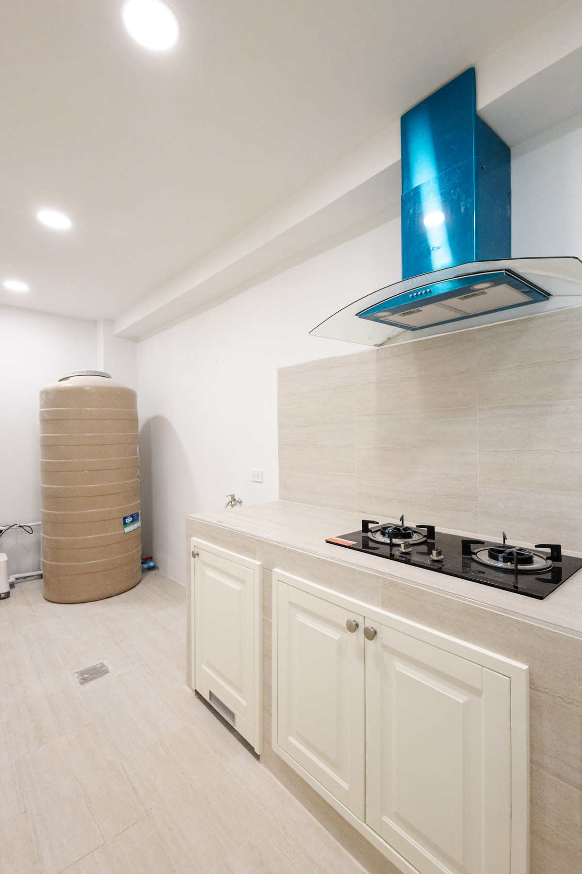 ขายทาวน์โฮมลาดกระบัง สุวรรณภูมิ : 🏡 ทาวน์โฮมหลังมุม ทำเลดีในโครงการ Golden Town3 บางนา–สวนหลวง