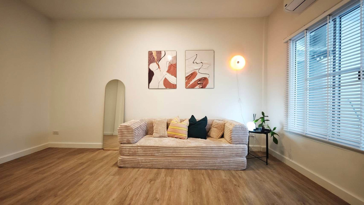 ทาวน์โฮมโชคชัย4 ลาดพร้าว71 : RH031126 ขาย/ให้เช่า ทาวน์เฮ้าส์ 2 ชั้น หลังมุม Fully Furnished ย่าน ลาดพร้าว