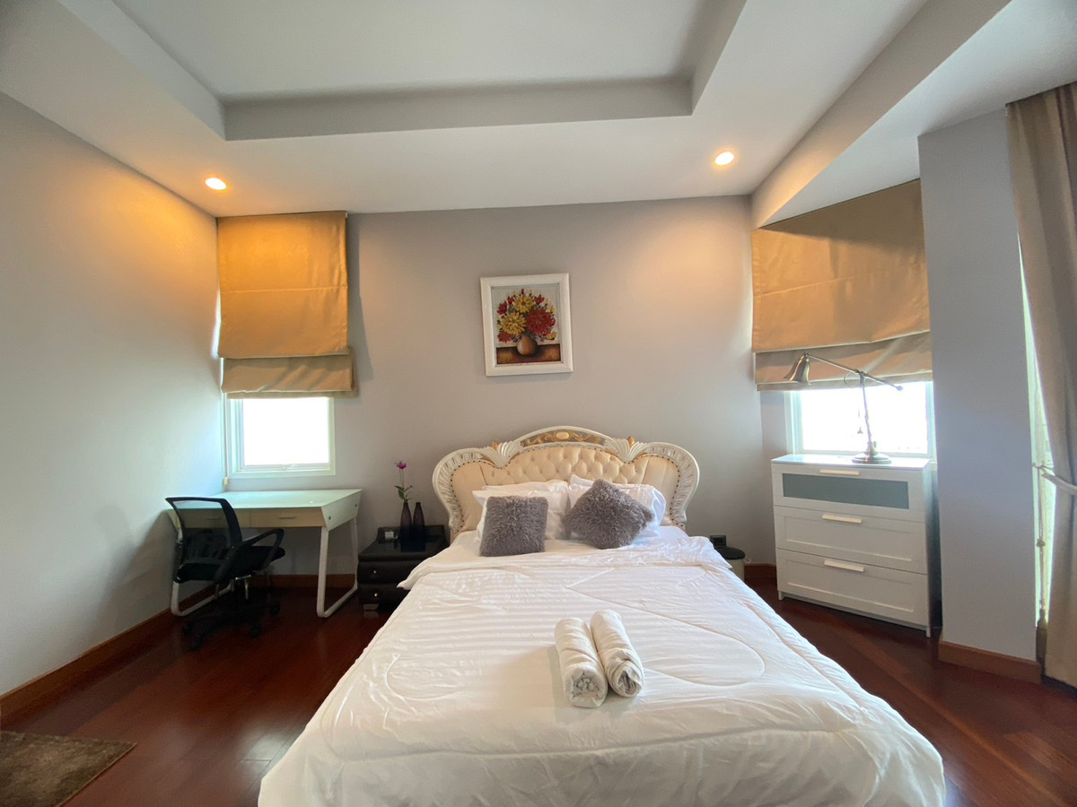 For RentCondoRama9, Petchburi, RCA : Penthouse for rent✨5 bedrooms, near MRT Cultural Center: Supalai Wellington I Project: Spacious room, luxuriously decorated, fully furnished, ready to move in.