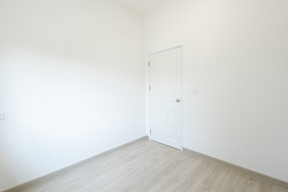 ขายทาวน์โฮมลาดกระบัง สุวรรณภูมิ : 🏡 ทาวน์โฮมหลังมุม ทำเลดีในโครงการ Golden Town3 บางนา–สวนหลวง