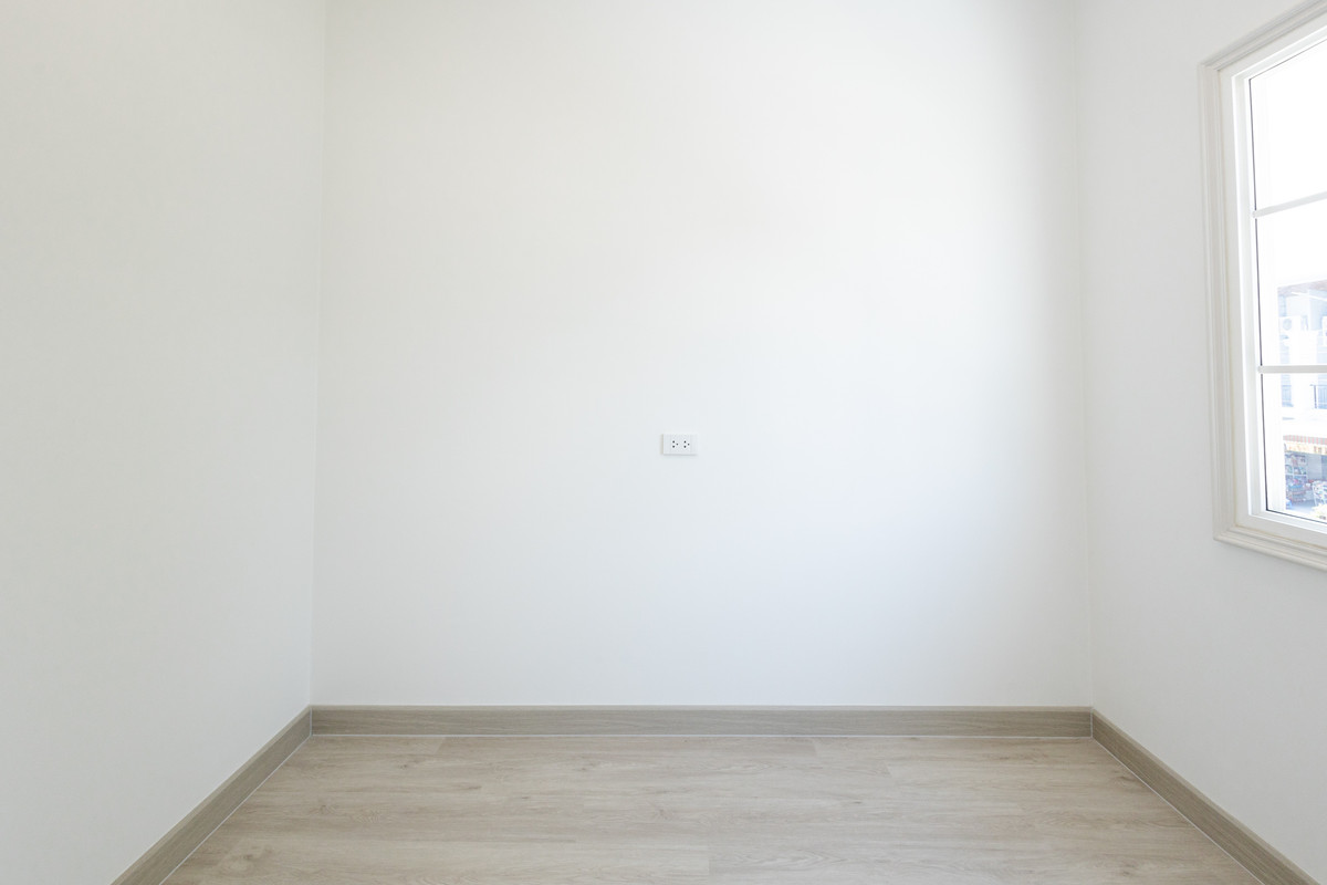 ขายทาวน์โฮมลาดกระบัง สุวรรณภูมิ : 🏡 ทาวน์โฮมหลังมุม ทำเลดีในโครงการ Golden Town3 บางนา–สวนหลวง