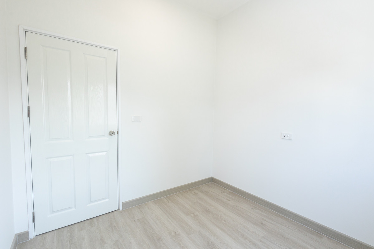 ขายทาวน์โฮมลาดกระบัง สุวรรณภูมิ : 🏡 ทาวน์โฮมหลังมุม ทำเลดีในโครงการ Golden Town3 บางนา–สวนหลวง