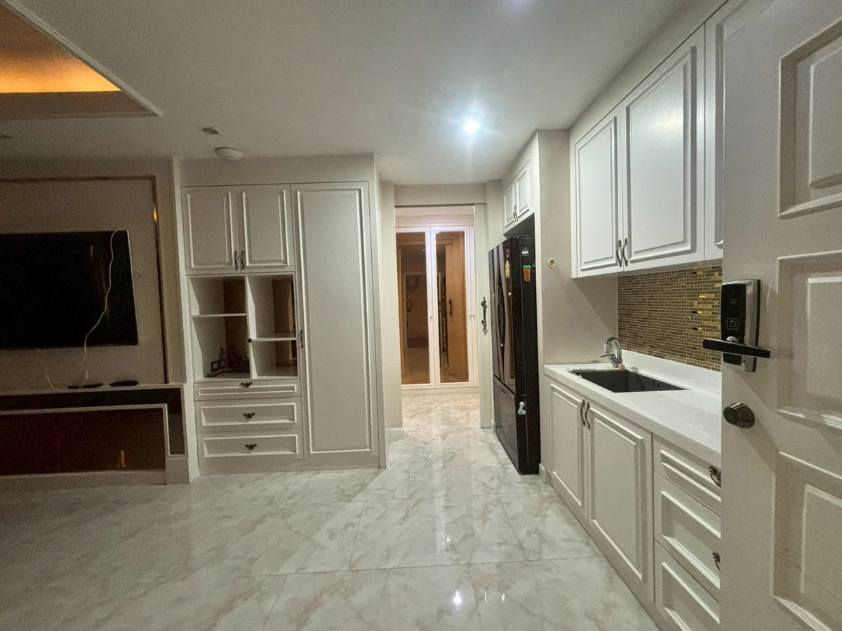 For SaleShop HousePhutthamonthon, Salaya : Commercial building for sale, Chinatown Salaya, near Central, Borommaratchachonnani Rd., decorated, ready to move in and operate.