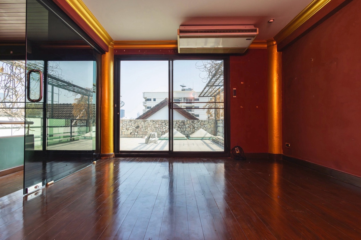 ขายบ้านสาทร นราธิวาส : บ้านเดี่ยว สาทร เย็นอากาศ ใกล้ CBD ทำเล Prime เหมาะอยู่อาศัย โฮมออฟฟิศ และลงทุน
