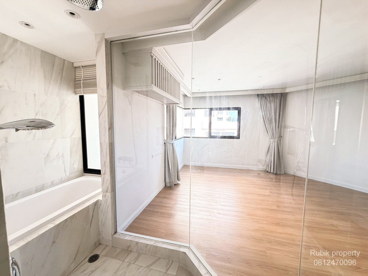 CondoSathorn, Narathiwat : ✨ **For sale - rent Condo Sathorn Garden (Sathorn Garden)** RB1749, luxury condo in the heart of Sathorn, very good location, convenient travel, next to the main road.