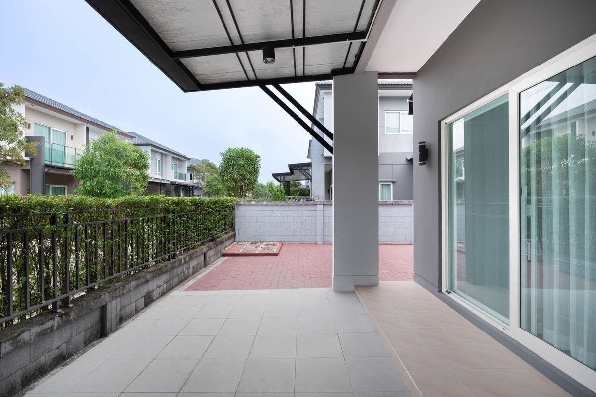 For SaleHouseBang kae, Phetkasem : Brand new house, prime location on Kanlapaphruek Road. Free furniture! Best price in the project.