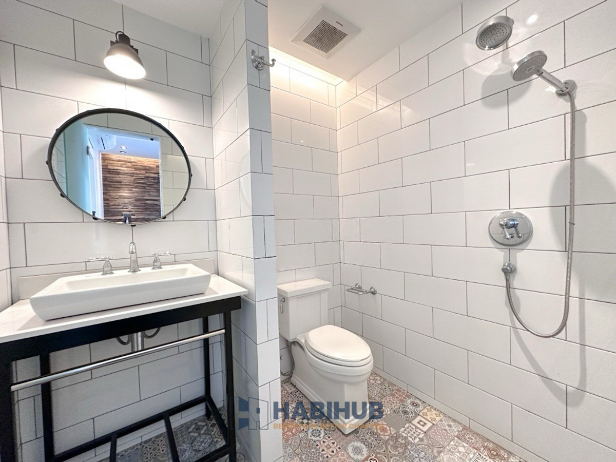 For SaleCondoOnnut, Udomsuk : 🏠✨ Penthouse Condominium 3 | 4 Bedroom Duplex Condo for Sale (HBH-HL-23)