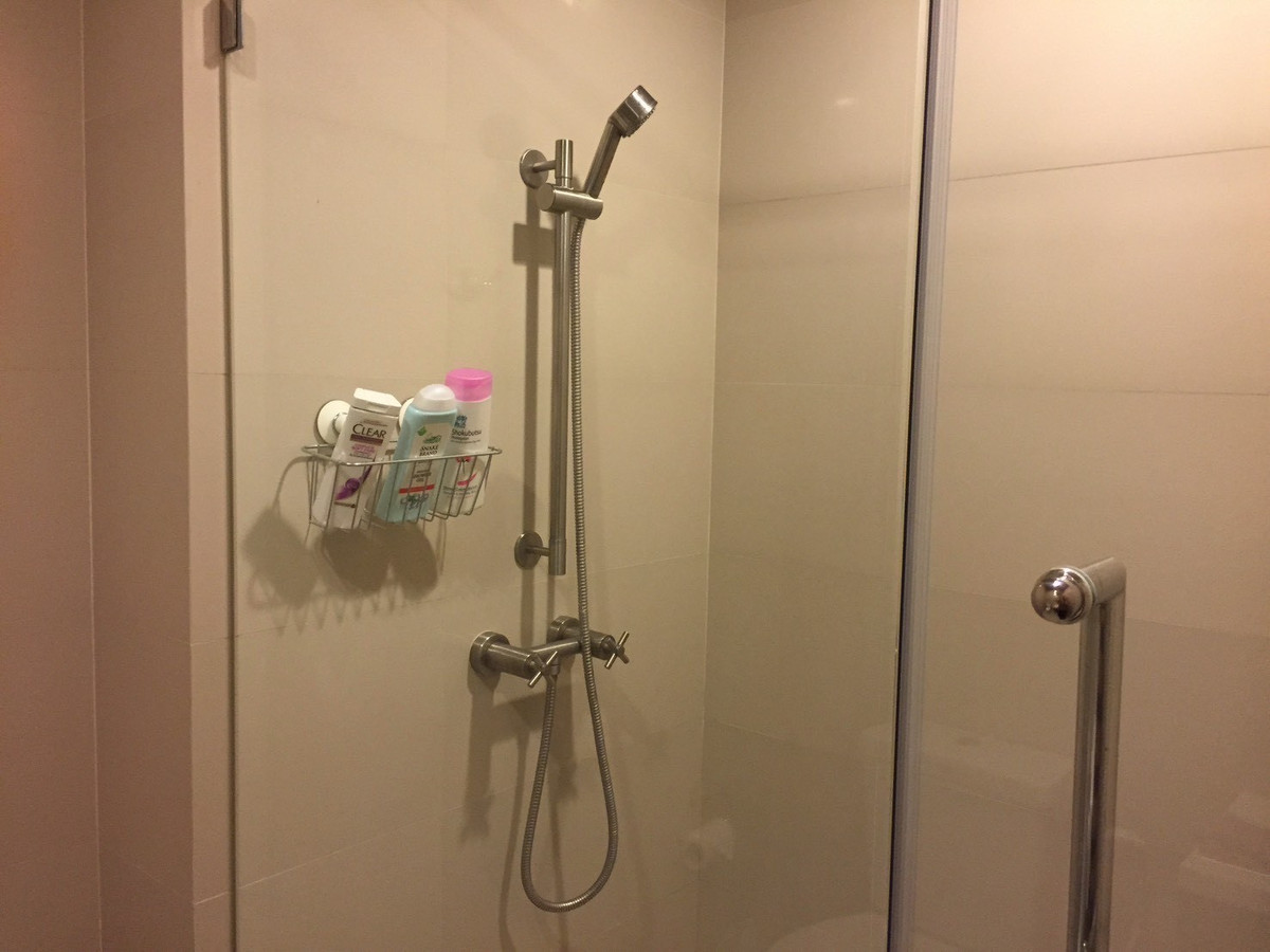 For RentCondoWongwianyai, Charoennakor : (For rent) Condo Hive Taksin I 1-BR, High floor, GOOD PRICE!  Fully furnished + electrical appliances ㅡ Near 🚆BTS Wongwian Yai