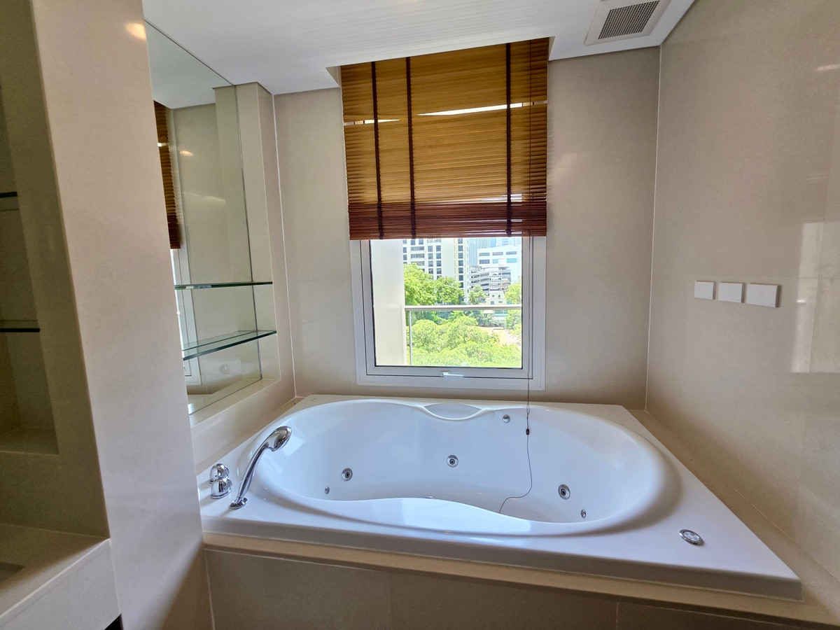 คอนโดวิทยุ ชิดลม หลังสวน : The Park Chidlom E2: 3+1bed 4bath + maid 258 sqm. 70,000,000 Rent: 200,000/mth Am: 0656199198