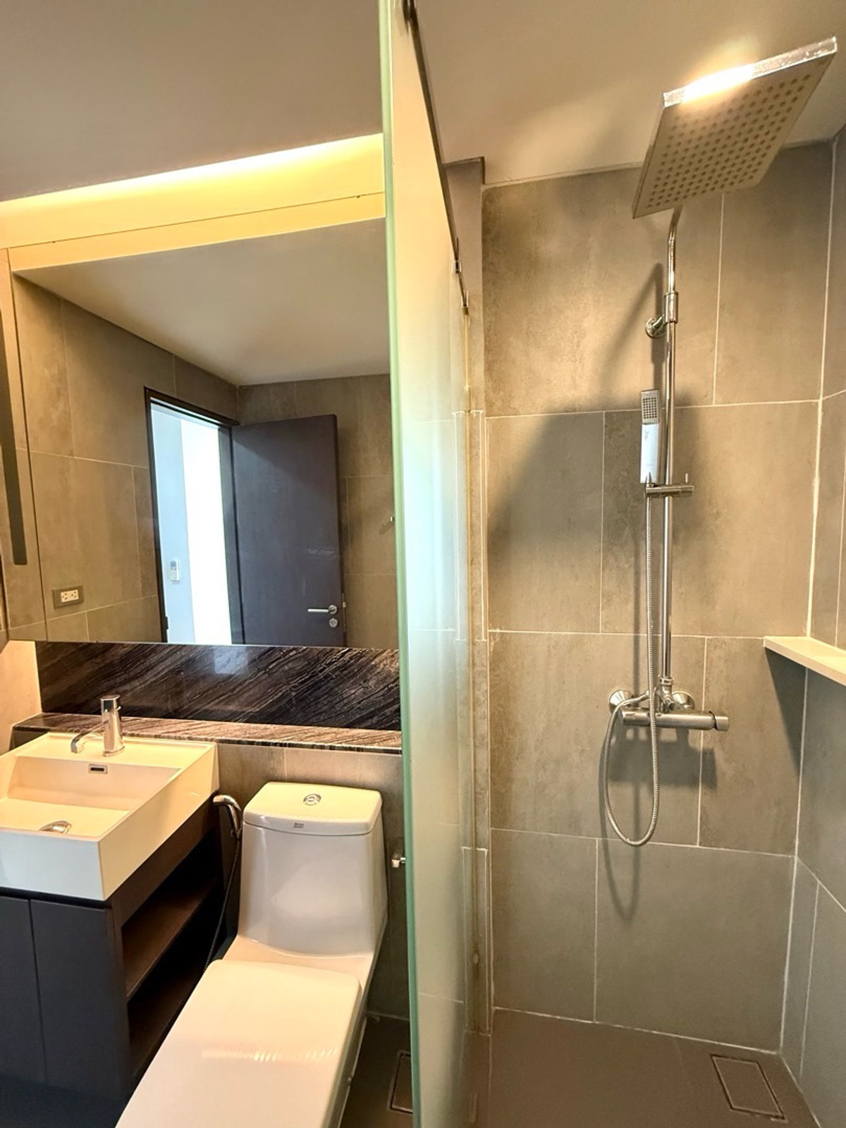 ให้เช่าคอนโดสุขุมวิท อโศก ทองหล่อ : 📍เช่า The Lumpini24 (soi.Sukhumvit24) พร้อมเข้าอยู่