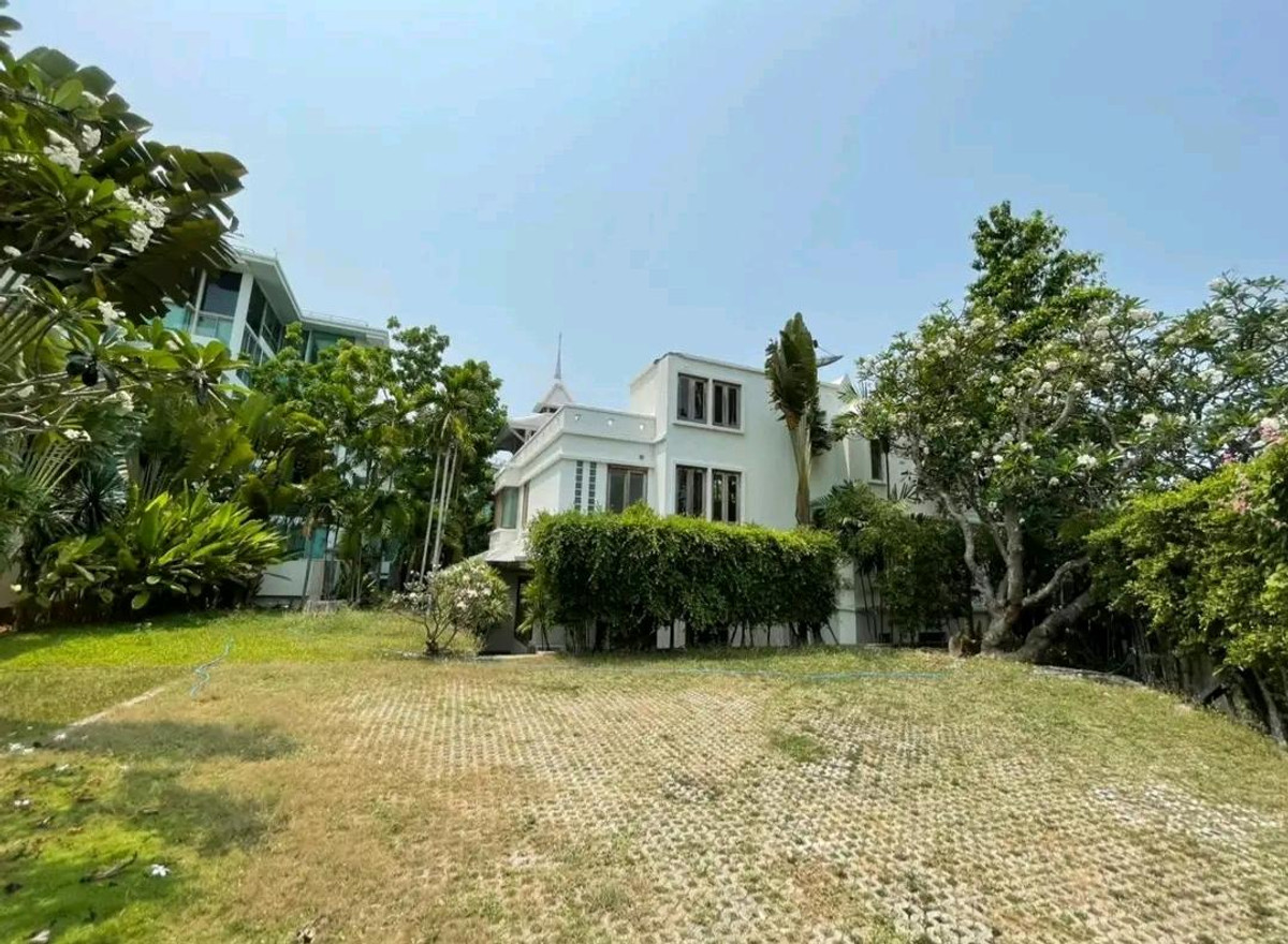 ขายพัทยา บางแสน ชลบุรี สัตหีบ : 🏖️ ขาย/ให้เช่า พูลวิลล่าหรูติดทะเลหาดวงศ์อมาตย์ พัทยาเหนือ ติด ปราสาทสัจธรรม ราคา 240 ลบ. | เช่า 350,000/ด. สนใจติดต่อ ลูกเจี๊ยบ 065-536-5165 🤍✨ #บ้านหรูพัทยา #พูลวิลล่าติดทะเล #LuxuryBeachfront #LookjeabKrittiya